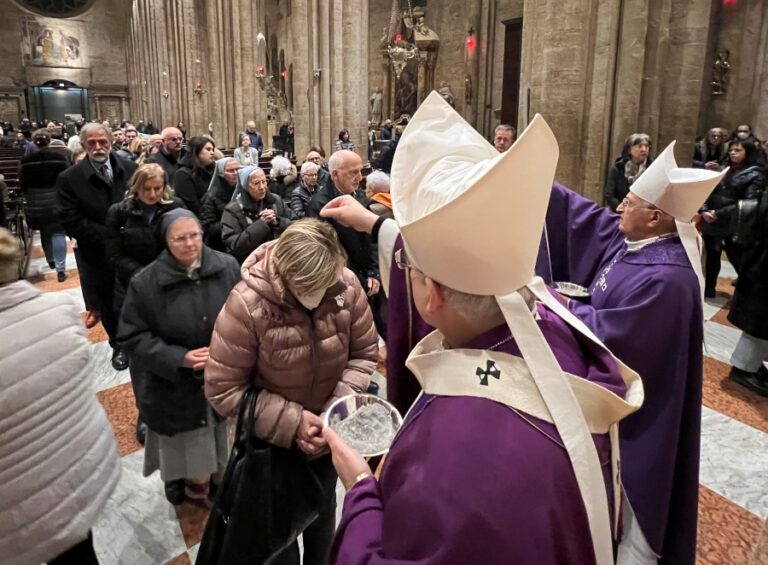 Mercoled Delle Ceneri Con Il Vescovo Lauro In Cattedrale